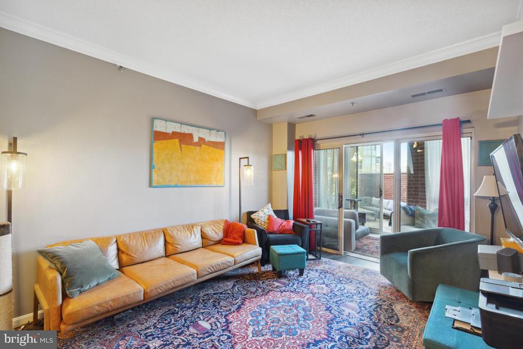 2151 JAMIESON AVENUE Unit: 402