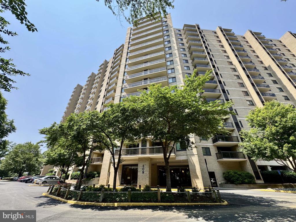 309 YOAKUM PARKWAY Unit: 1411