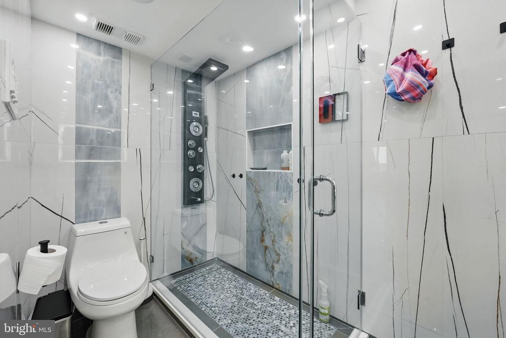 309 YOAKUM PARKWAY Unit: 1411