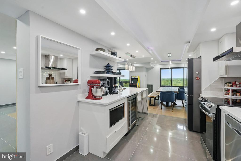 309 YOAKUM PARKWAY Unit: 1411