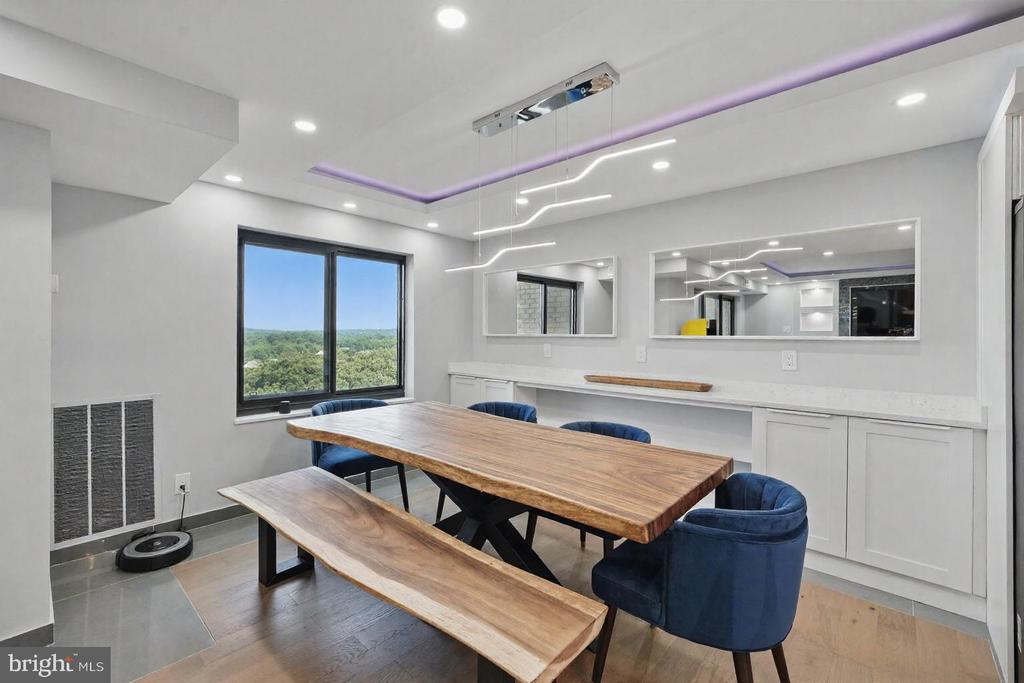309 YOAKUM PARKWAY Unit: 1411