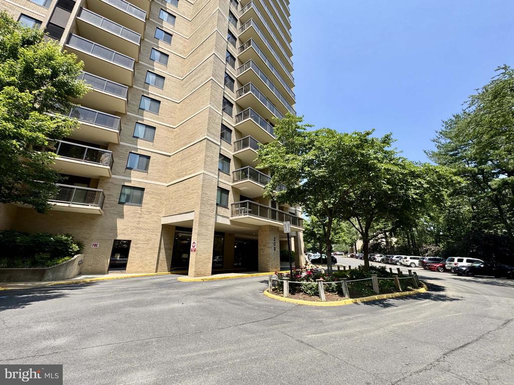309 YOAKUM PARKWAY Unit: 1411
