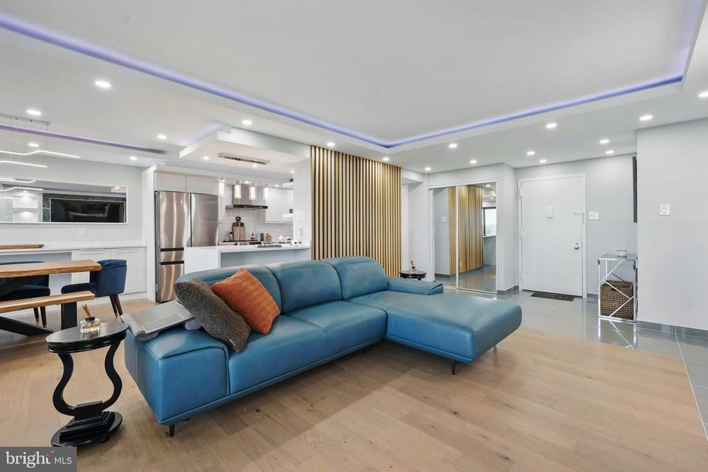 309 YOAKUM PARKWAY Unit: 1411