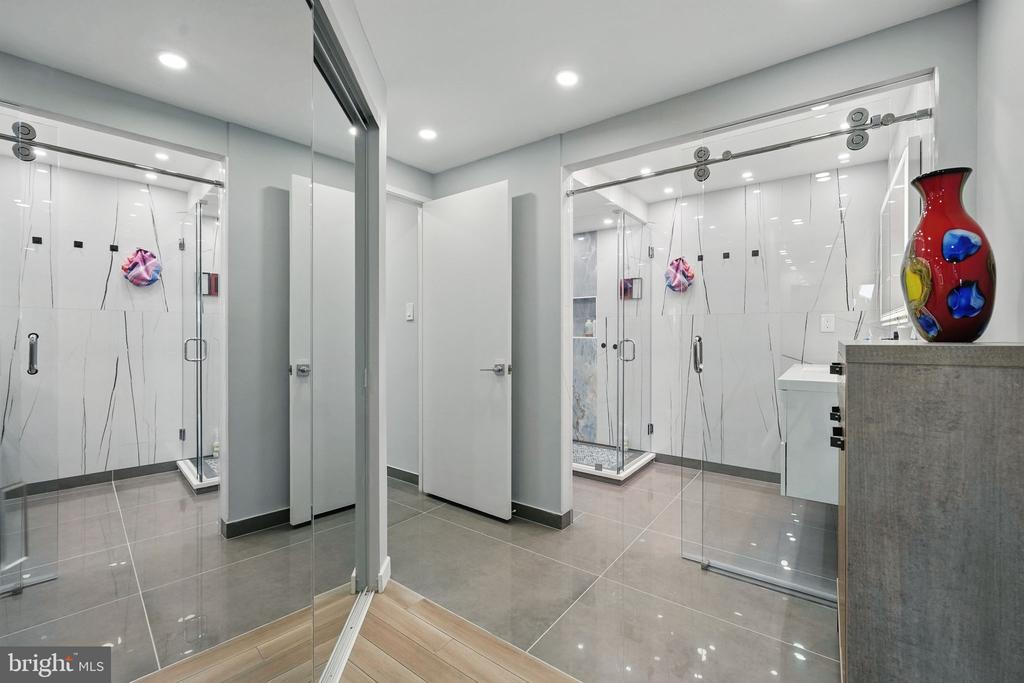 309 YOAKUM PARKWAY Unit: 1411