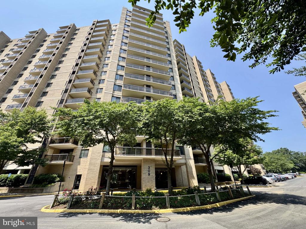 309 YOAKUM PARKWAY Unit: 1411