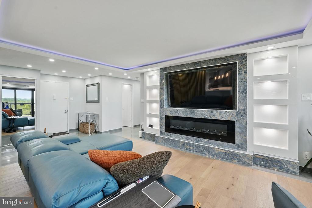 309 YOAKUM PARKWAY Unit: 1411