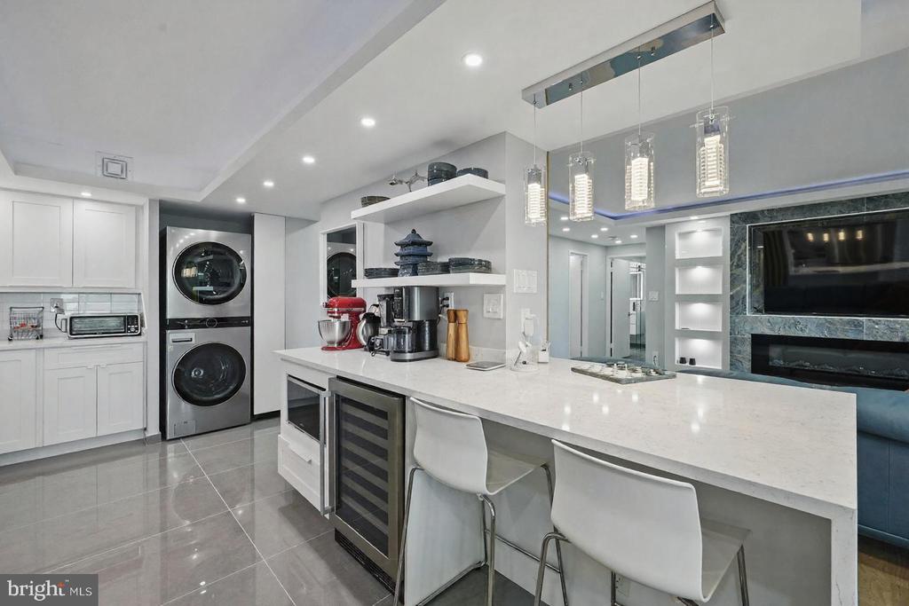 309 YOAKUM PARKWAY Unit: 1411