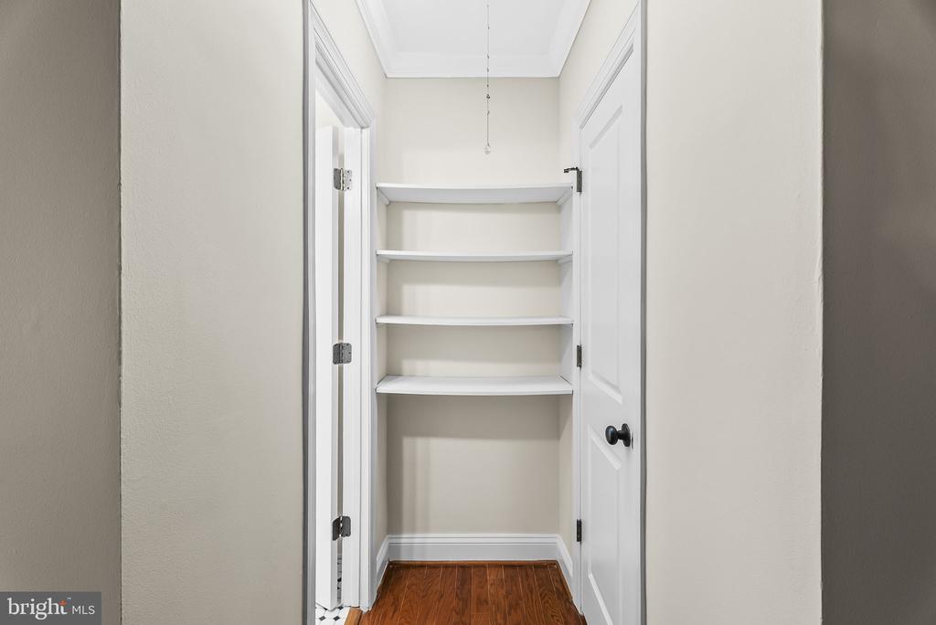 922 S WASHINGTON STREET Unit: 102