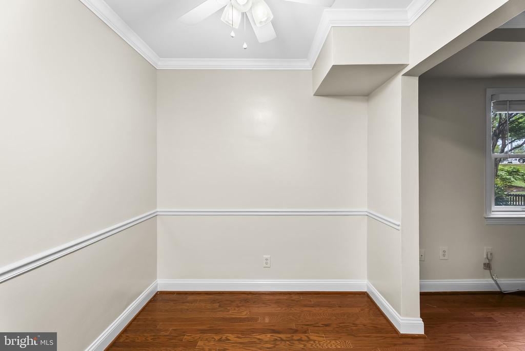 922 S WASHINGTON STREET Unit: 102