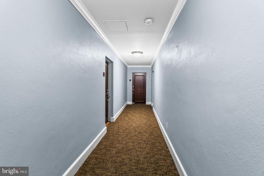 922 S WASHINGTON STREET Unit: 102