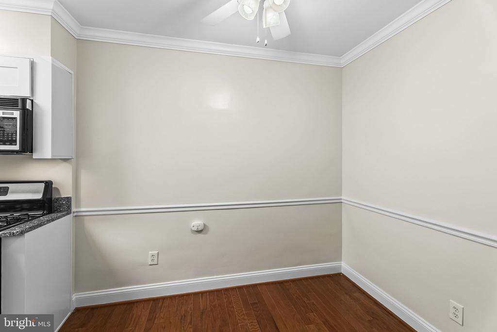 922 S WASHINGTON STREET Unit: 102