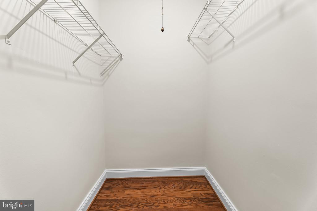 922 S WASHINGTON STREET Unit: 102