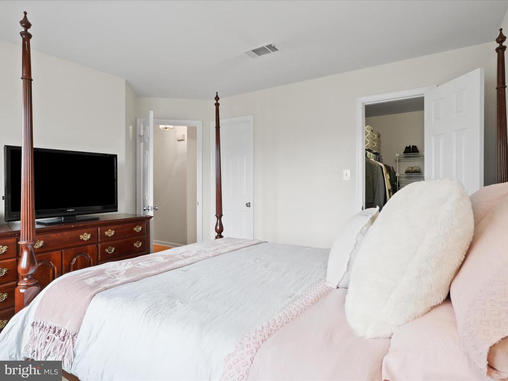 708 CEDAR CREST DRIVE