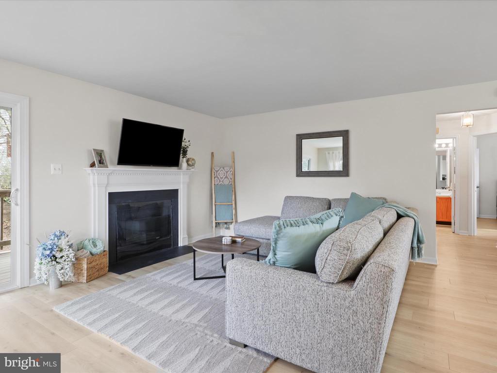 708 CEDAR CREST DRIVE