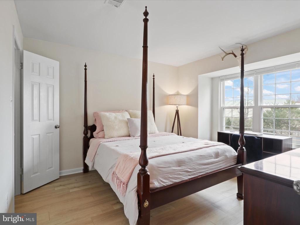 708 CEDAR CREST DRIVE