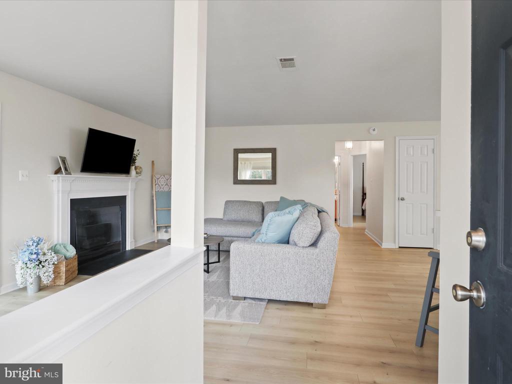 708 CEDAR CREST DRIVE