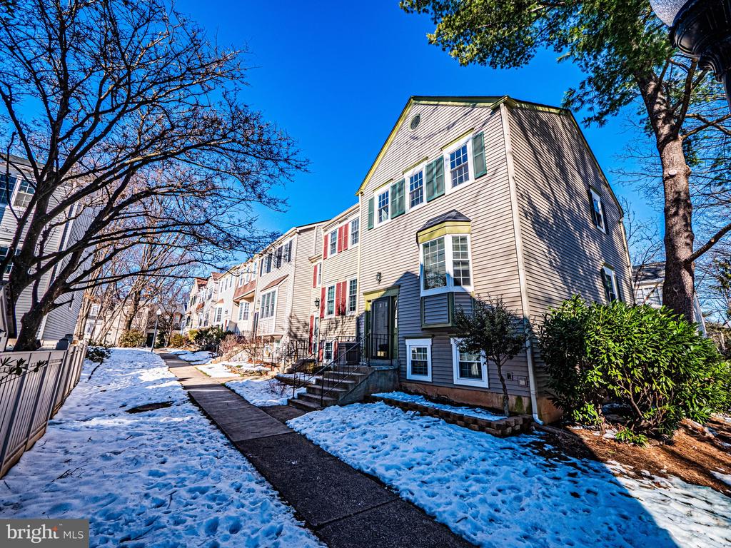 2382 BRANLEIGH PARK COURT