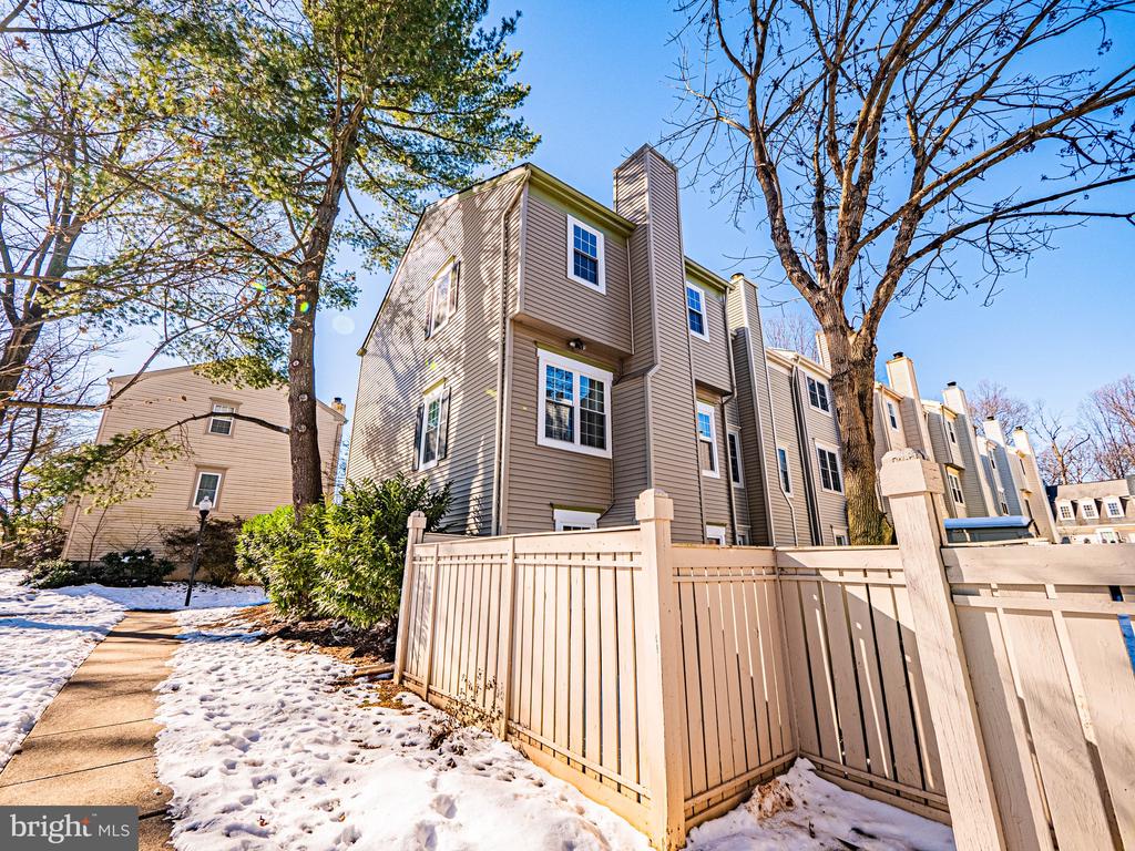 2382 BRANLEIGH PARK COURT