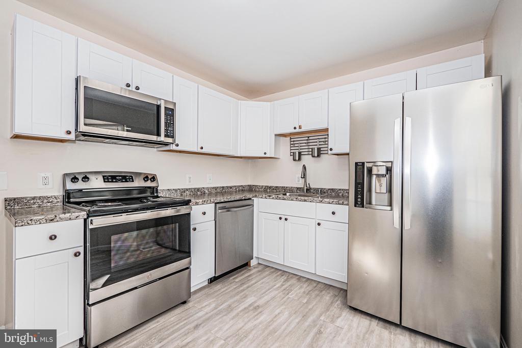 2382 BRANLEIGH PARK COURT