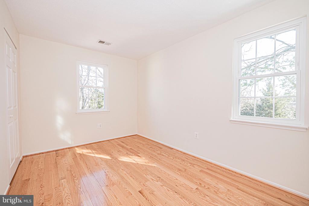 2382 BRANLEIGH PARK COURT