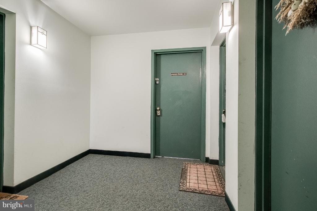 5900 KINGSFORD ROAD Unit: 432
