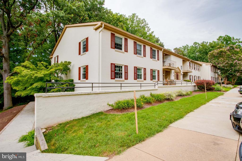 5900 KINGSFORD ROAD Unit: 432