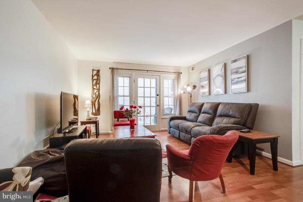5900 KINGSFORD ROAD Unit: 432
