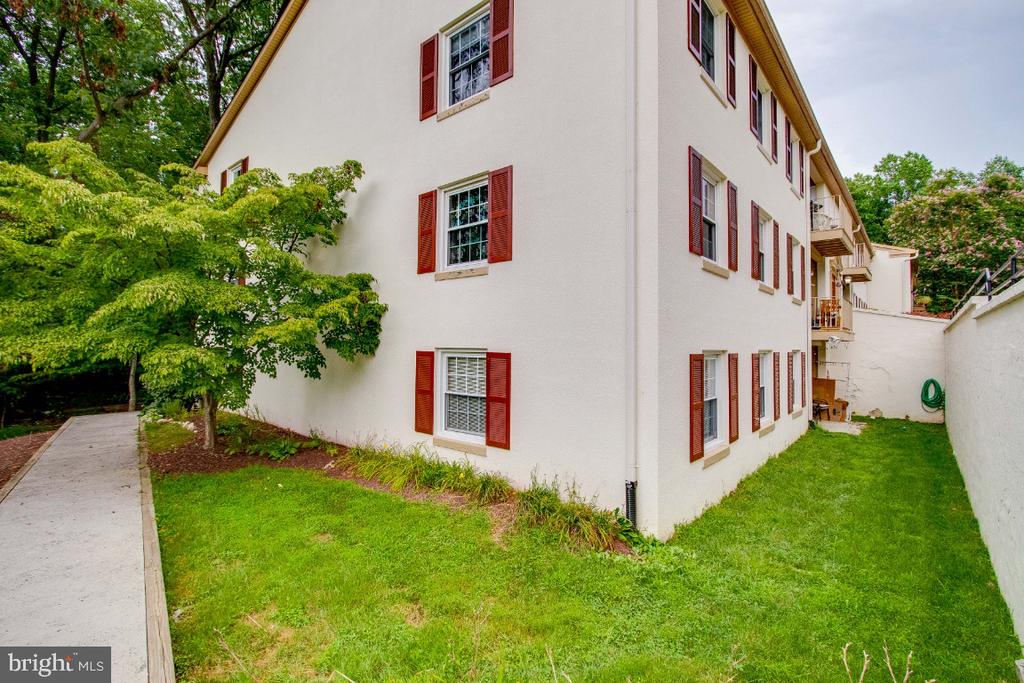 5900 KINGSFORD ROAD Unit: 432