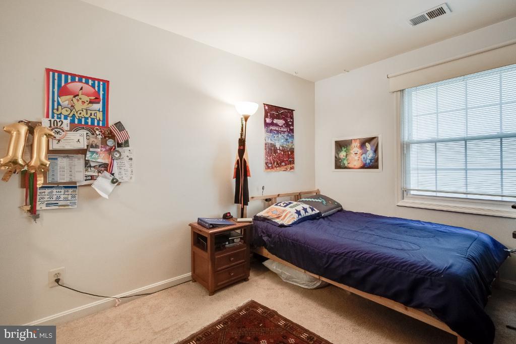 5900 KINGSFORD ROAD Unit: 432