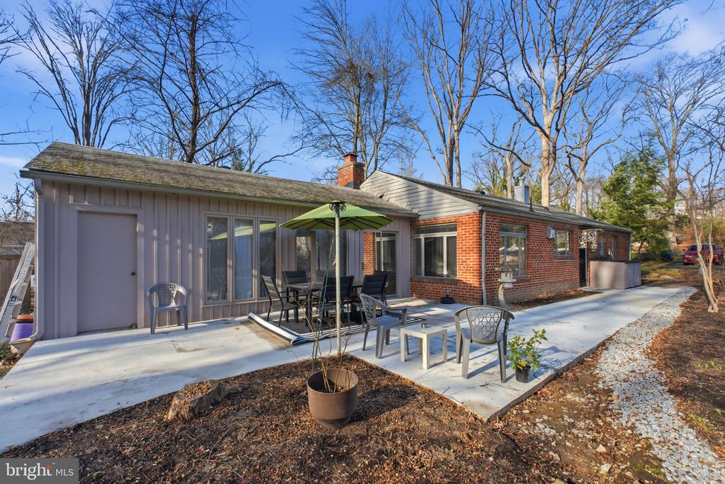 1151 WESTMORELAND ROAD