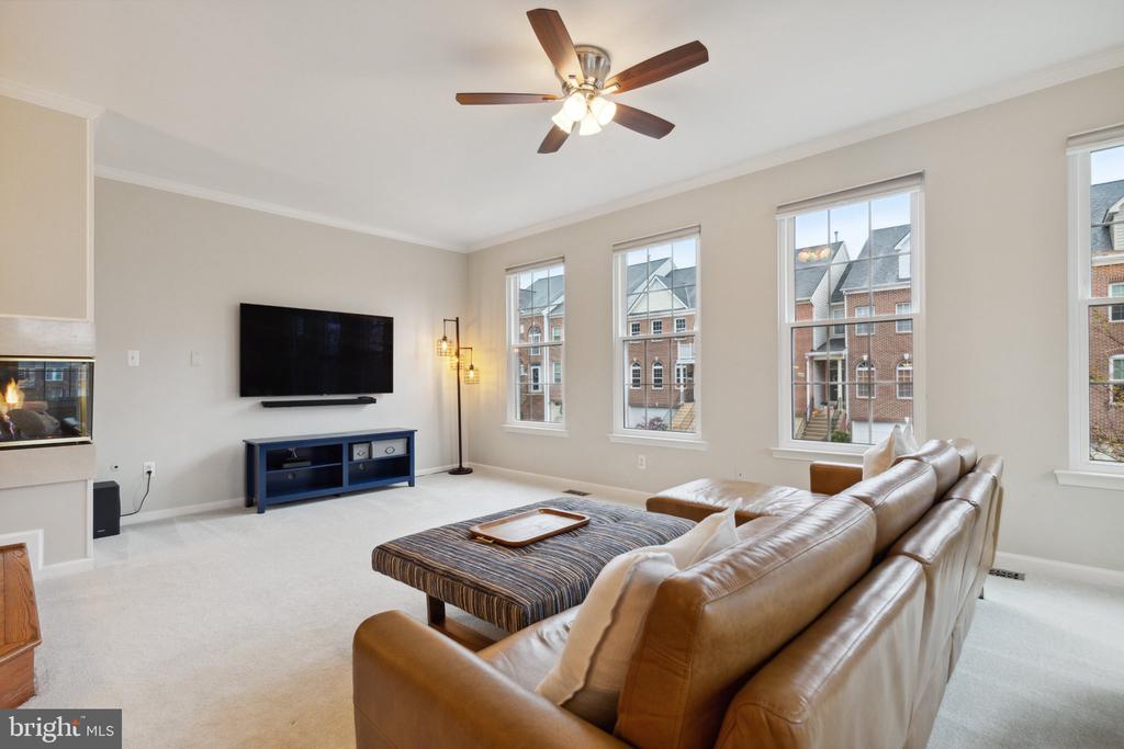 6336 DUNMAN WAY
