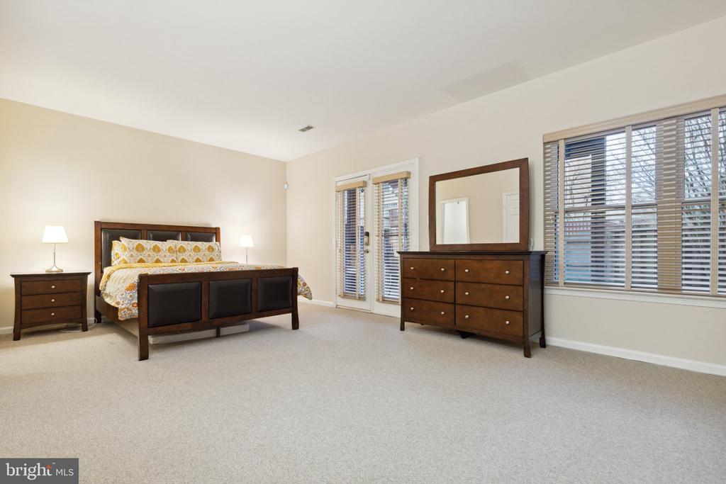 6336 DUNMAN WAY