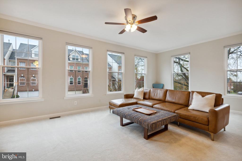 6336 DUNMAN WAY