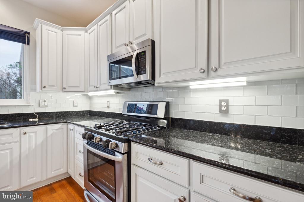 6336 DUNMAN WAY