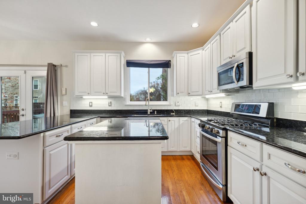 6336 DUNMAN WAY