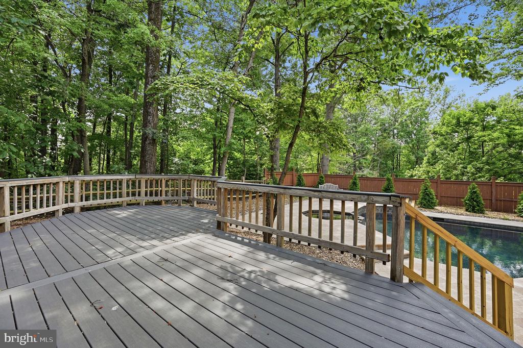 5610 CAVALIER WOODS LANE