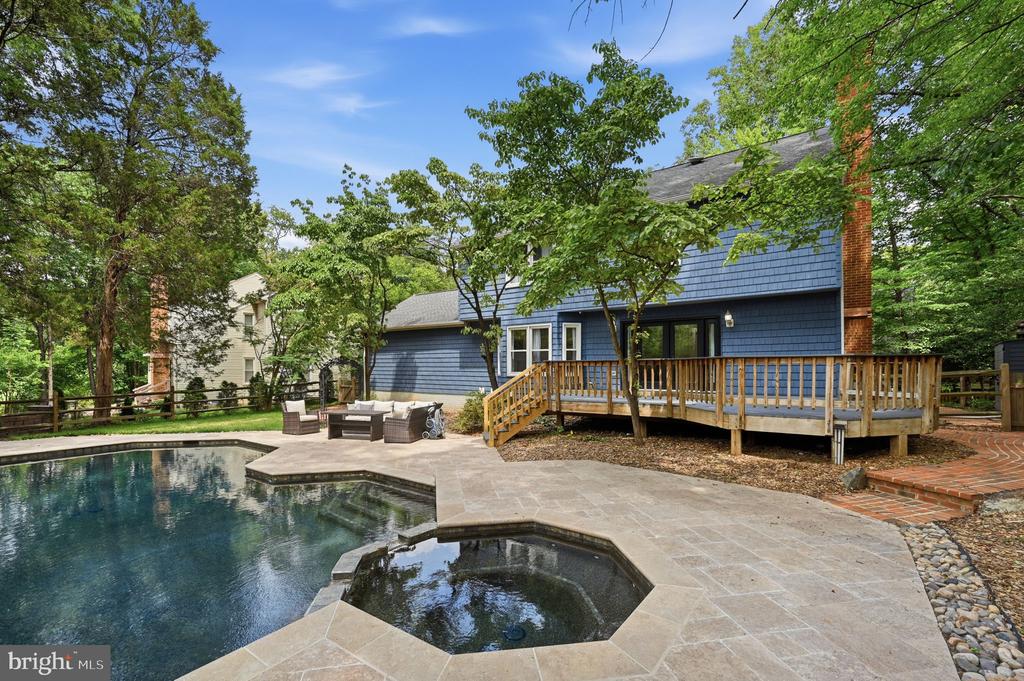 5610 CAVALIER WOODS LANE