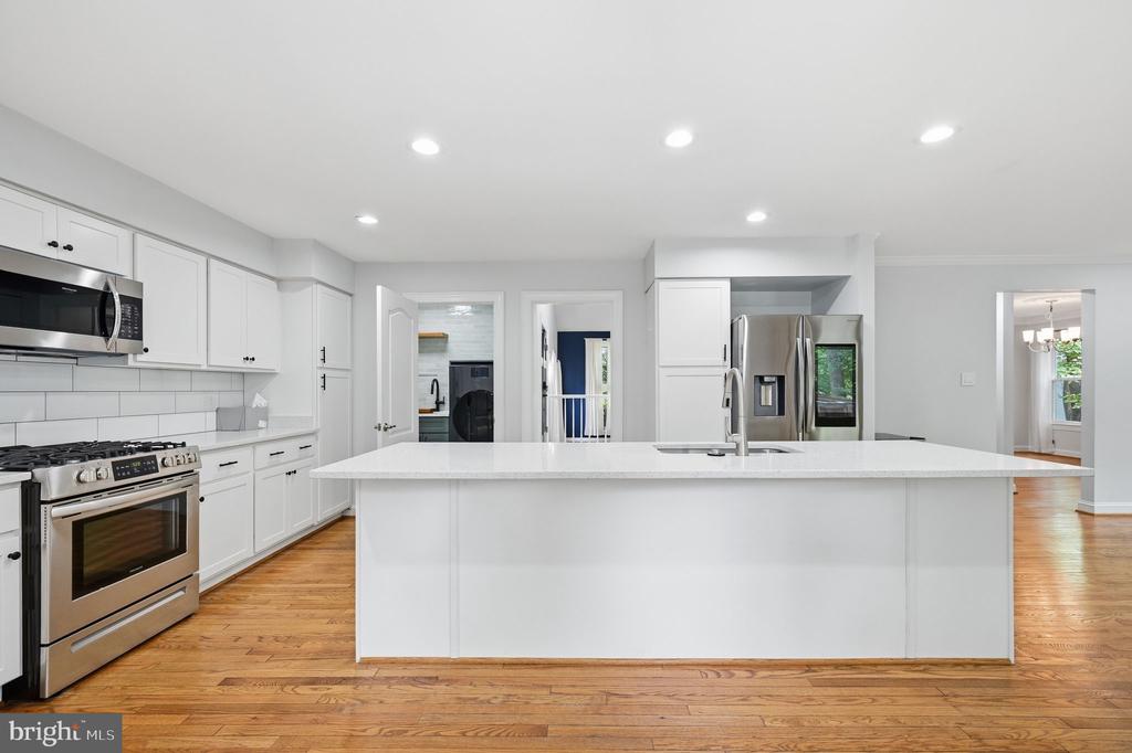 5610 CAVALIER WOODS LANE