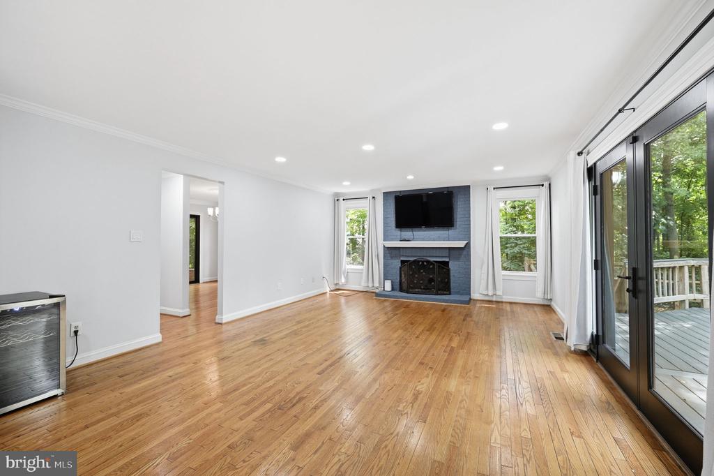 5610 CAVALIER WOODS LANE