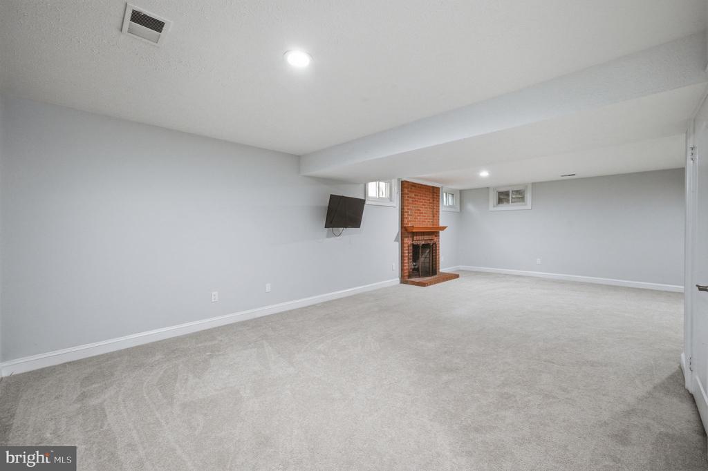 5610 CAVALIER WOODS LANE