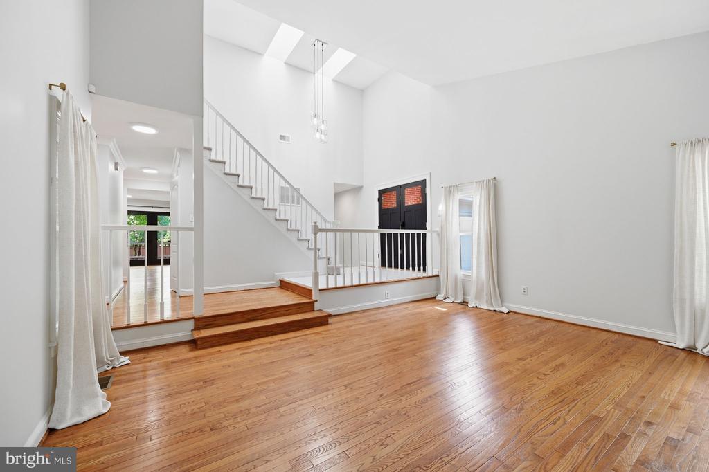 5610 CAVALIER WOODS LANE