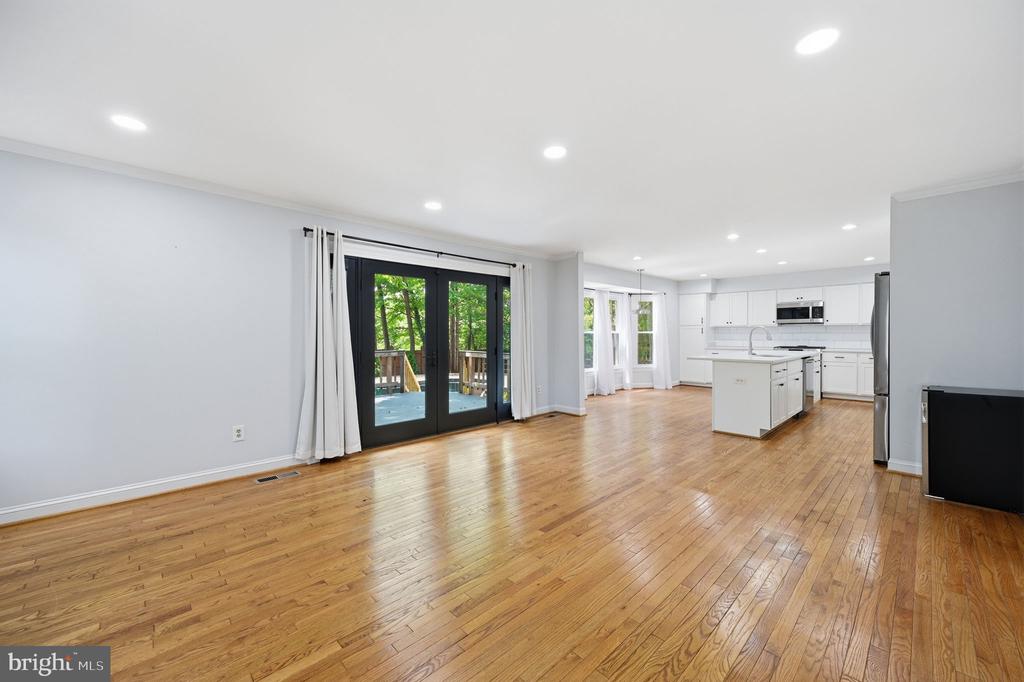 5610 CAVALIER WOODS LANE