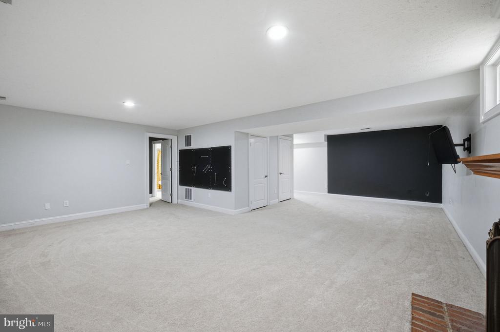 5610 CAVALIER WOODS LANE