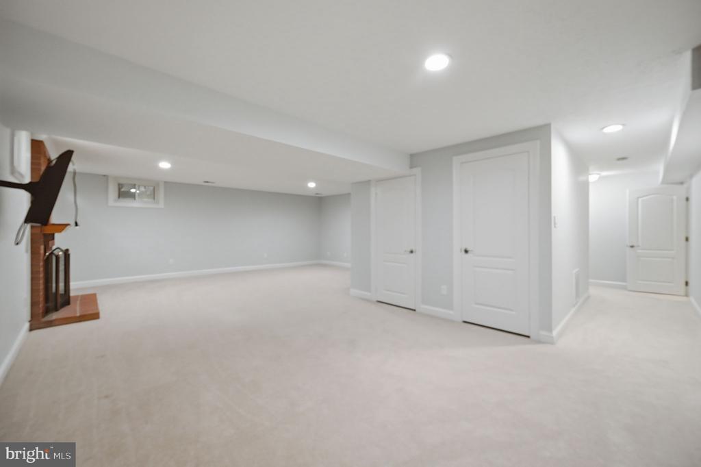 5610 CAVALIER WOODS LANE