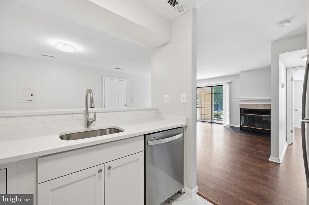 6911 MARY CAROLINE CIRCLE Unit: A