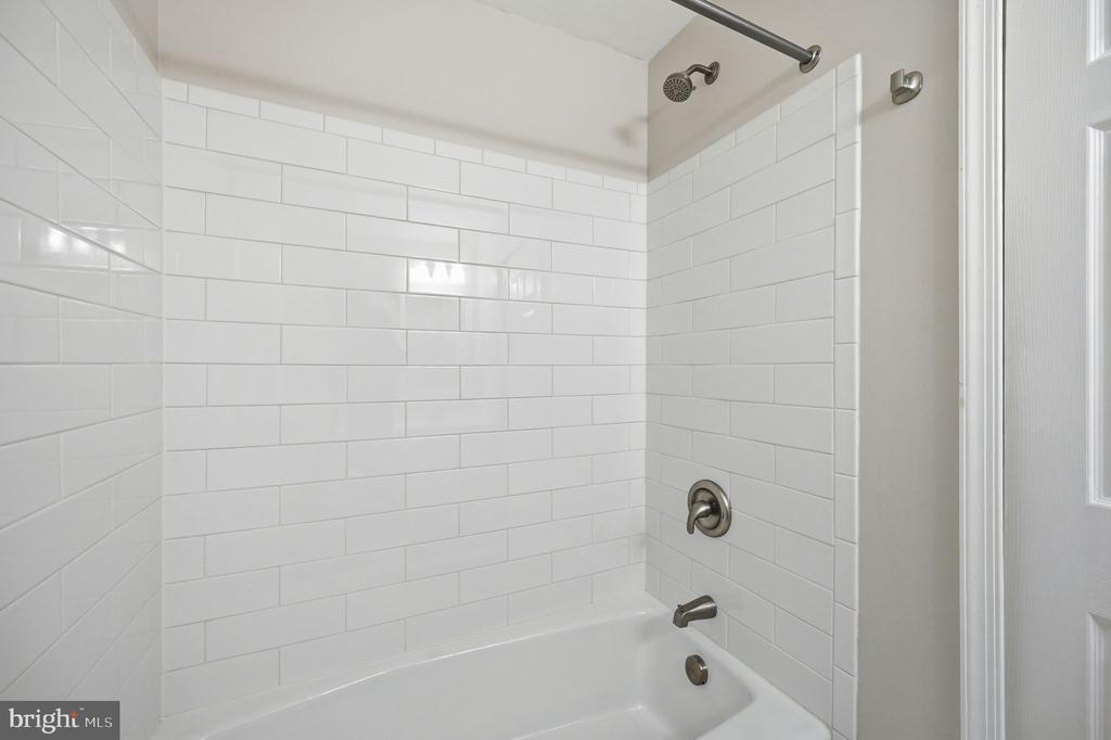 6911 MARY CAROLINE CIRCLE Unit: A