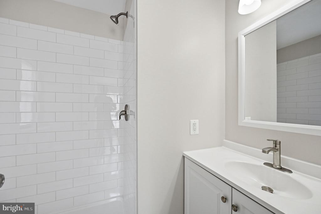 6911 MARY CAROLINE CIRCLE Unit: A