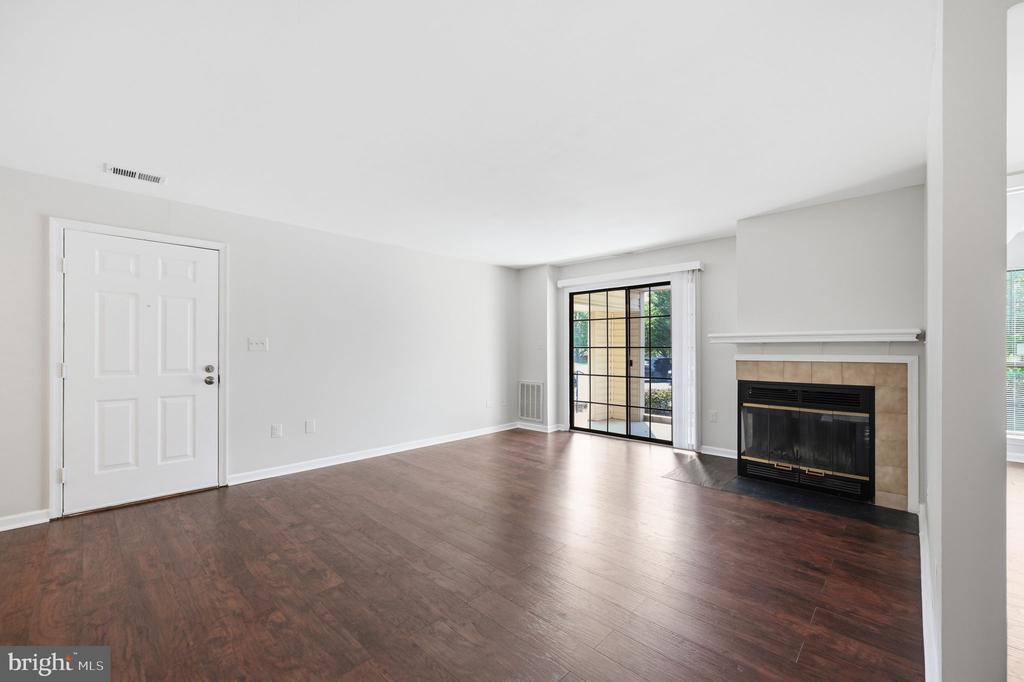 6911 MARY CAROLINE CIRCLE Unit: A
