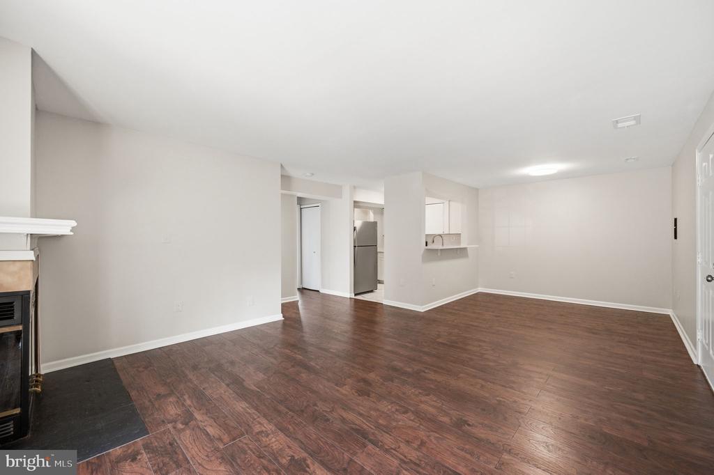 6911 MARY CAROLINE CIRCLE Unit: A