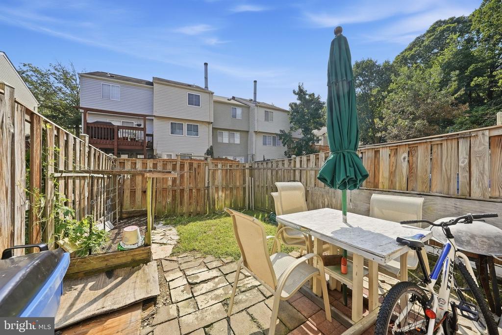 8511 KOLUDER COURT